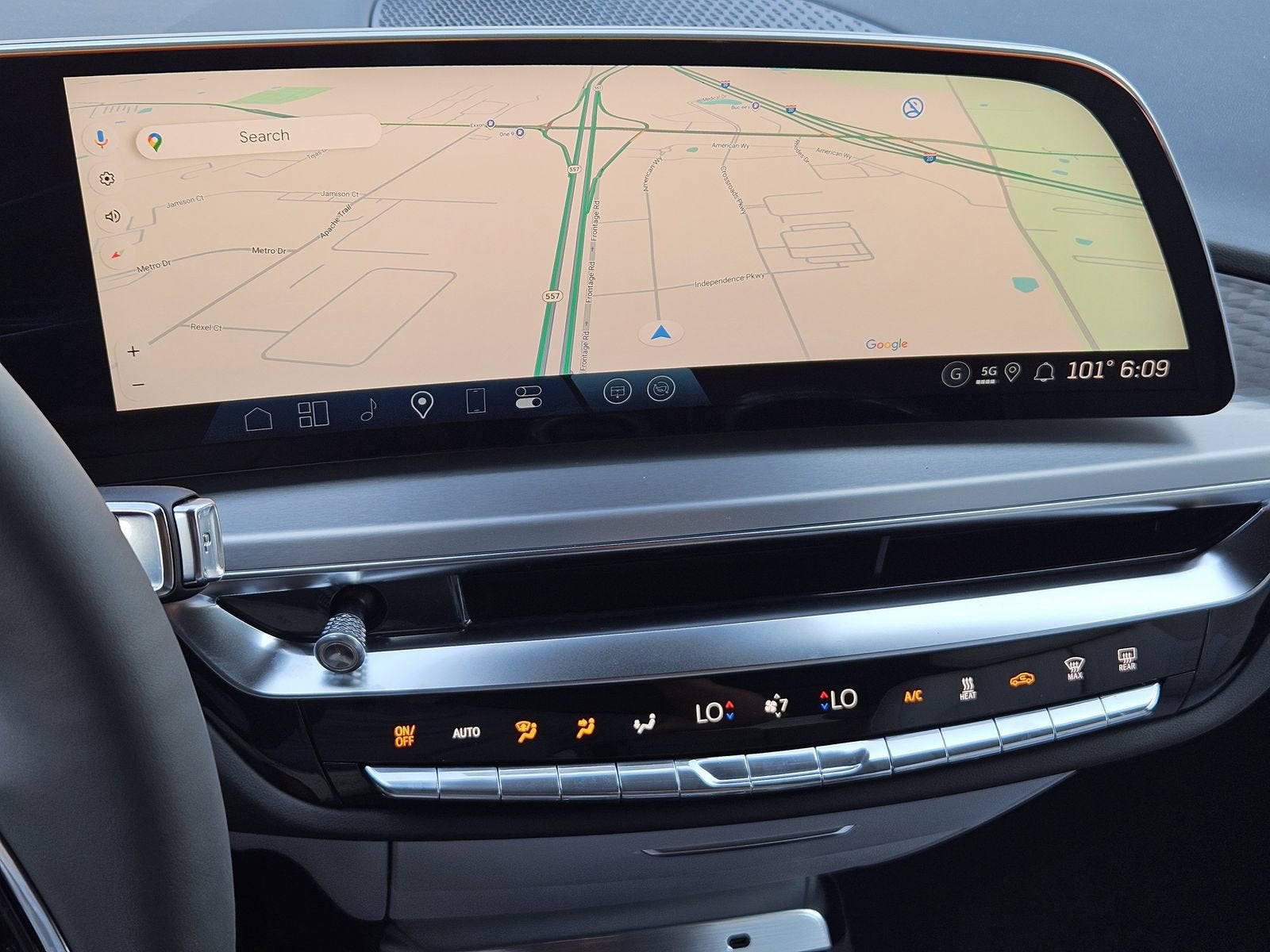 2025 Cadillac LYRIQ Sport 2