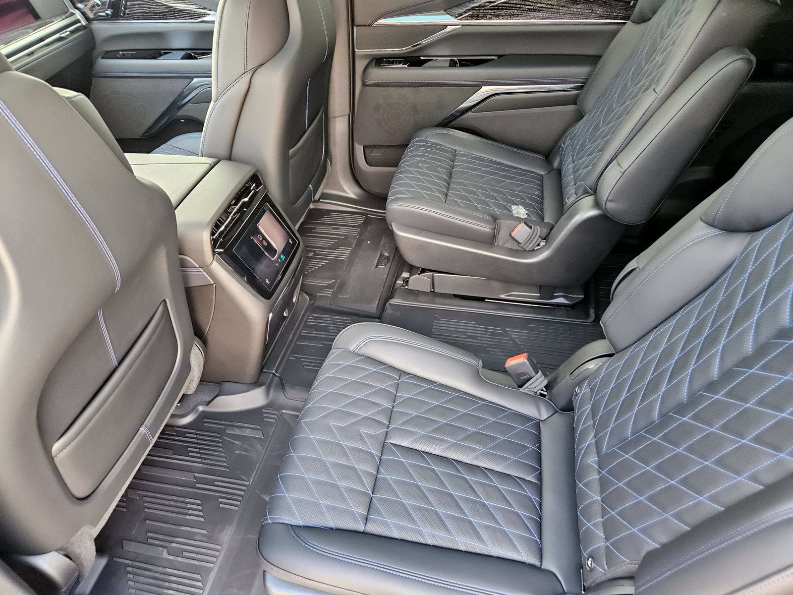 2026 Cadillac ESCALADE IQL Sport