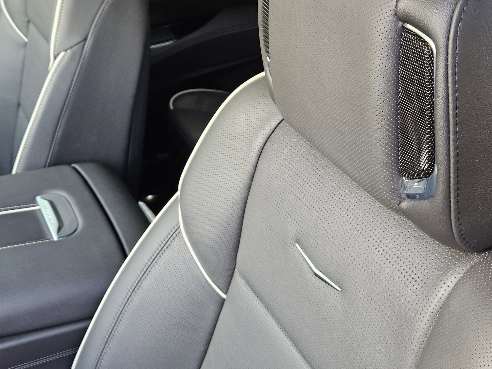 2025 Cadillac Escalade ESV Sport