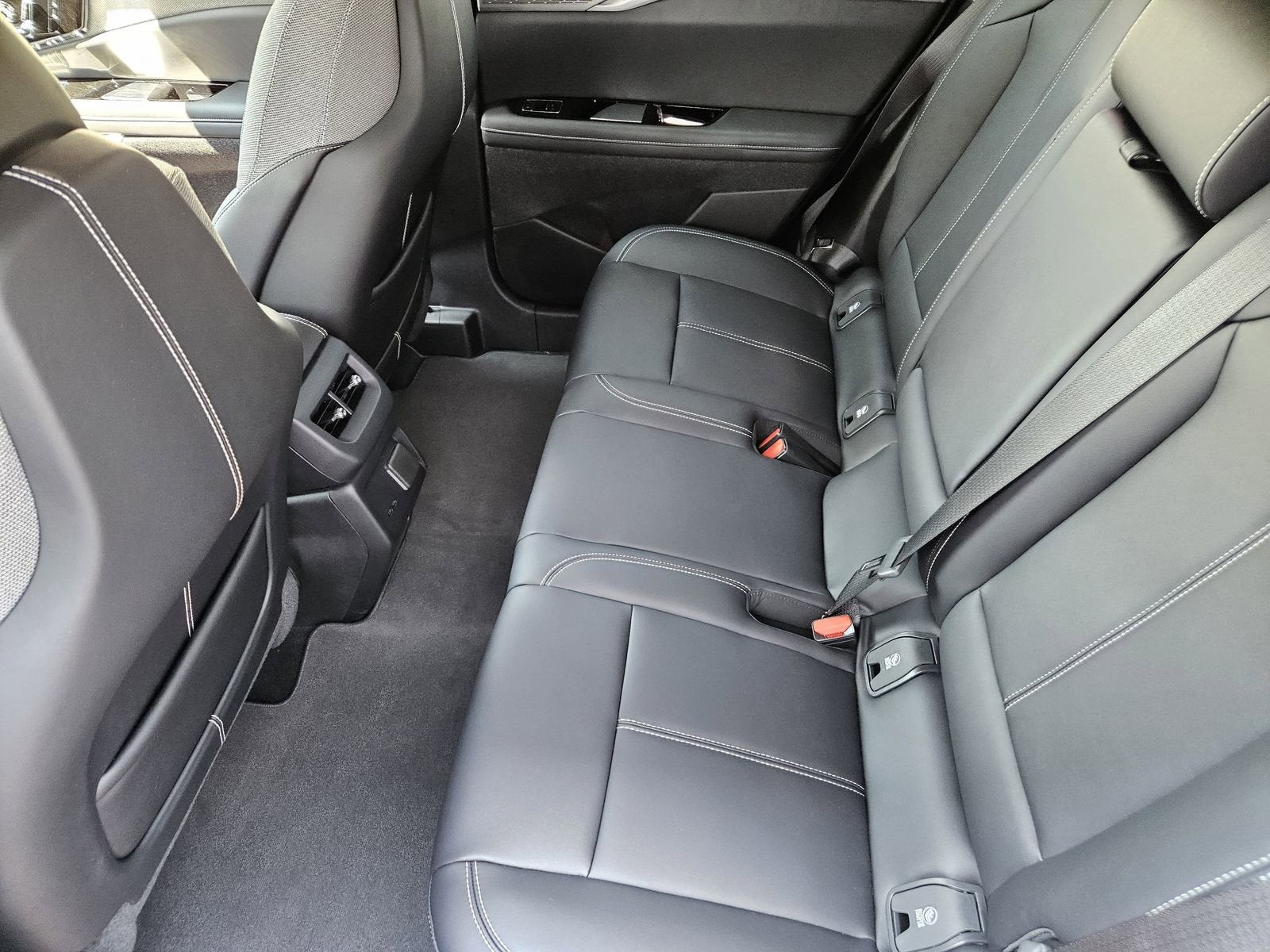 2025 Cadillac OPTIQ Luxury 1