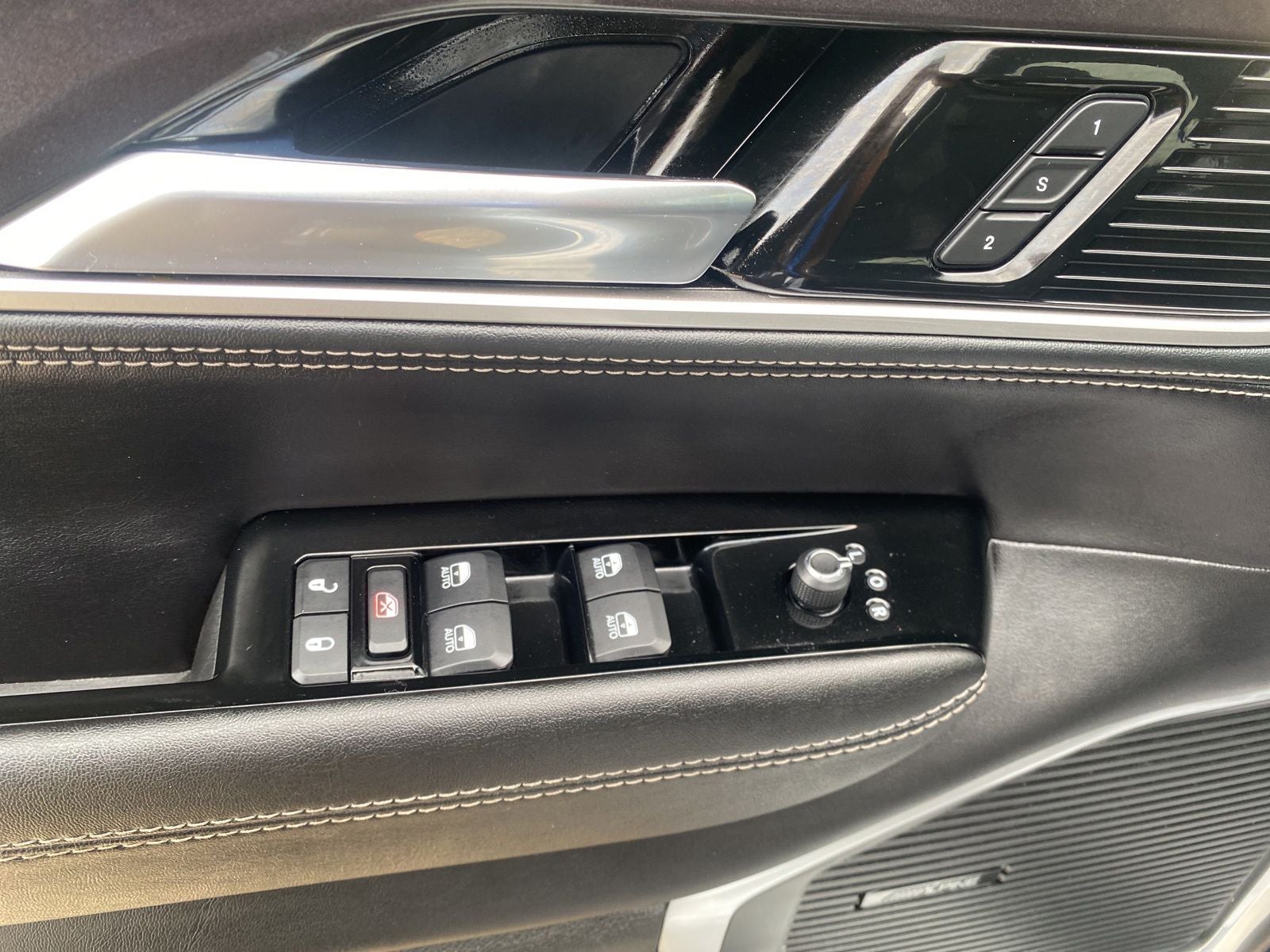 2024 Jeep Wagoneer Base