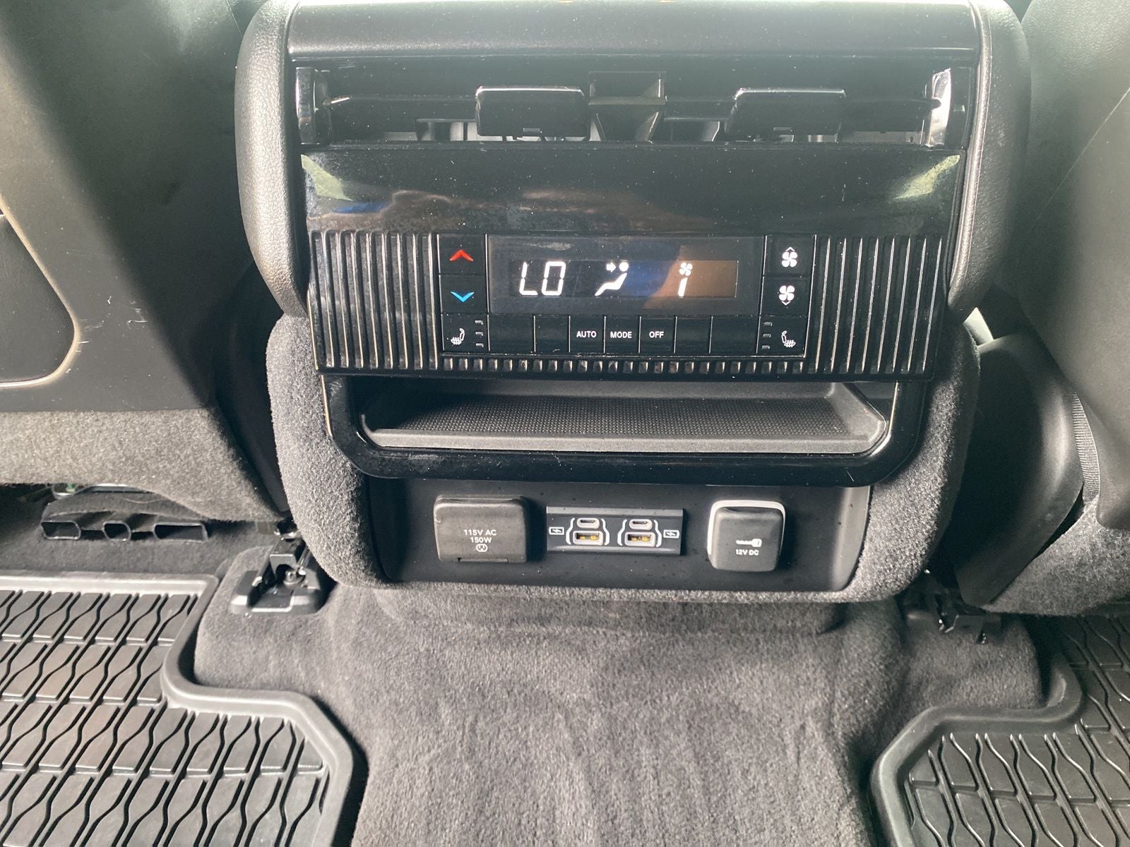 2024 Jeep Wagoneer Base