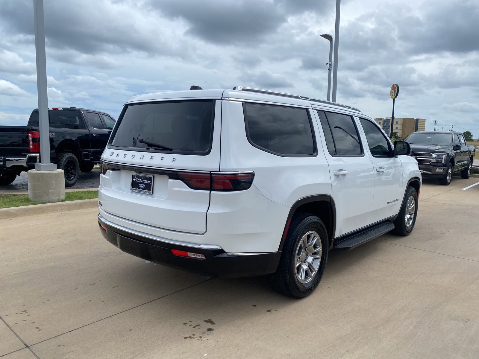 2024 Jeep Wagoneer Base