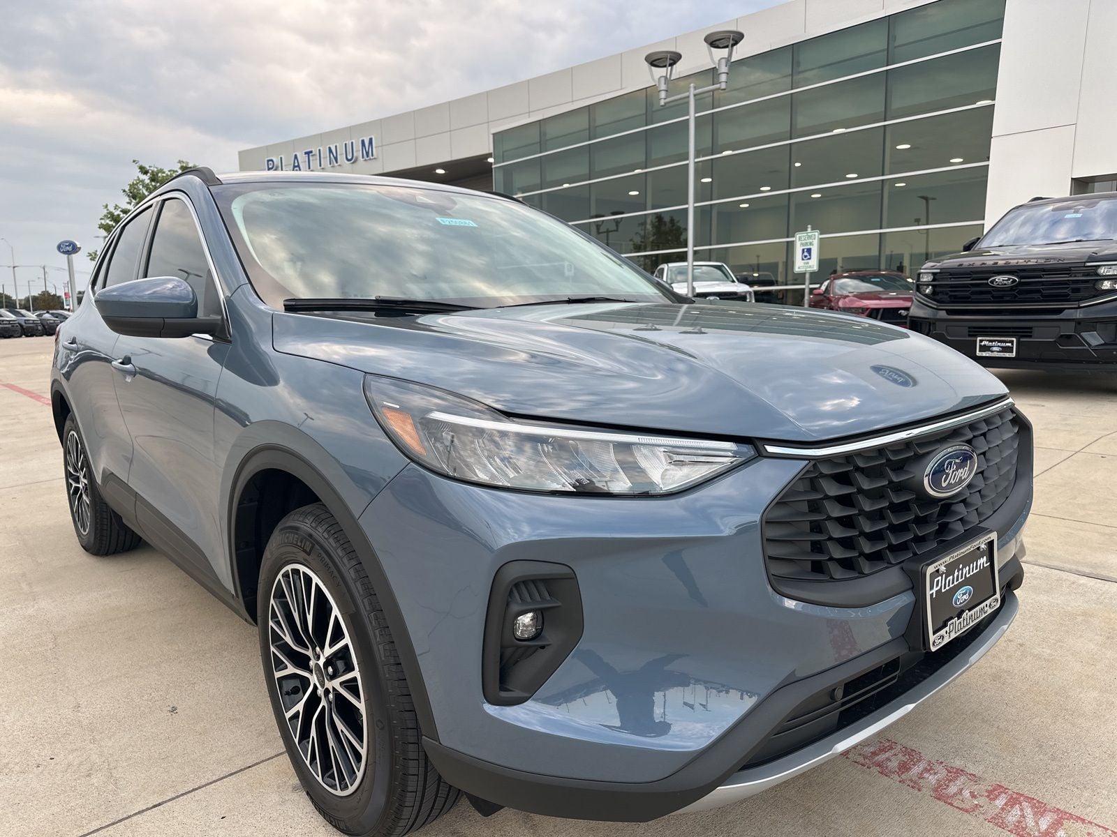 2025 Ford Escape Plug-In Hybrid Base