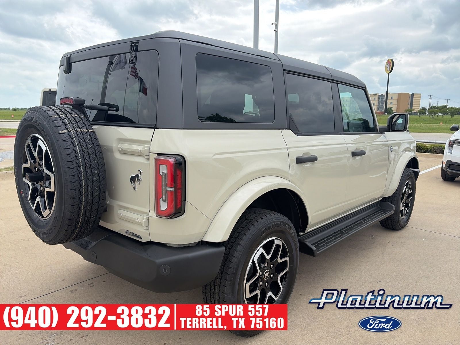 2026 Ford Bronco Outer Banks