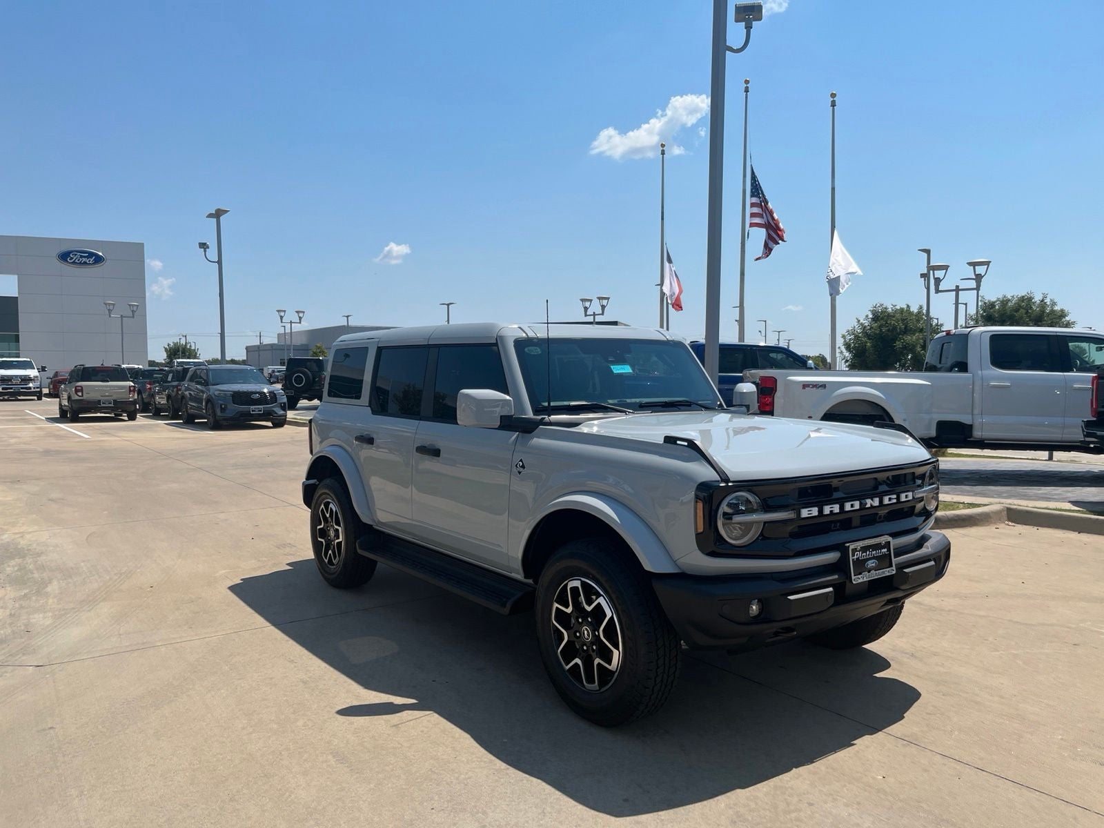 2026 Ford Bronco Outer Banks