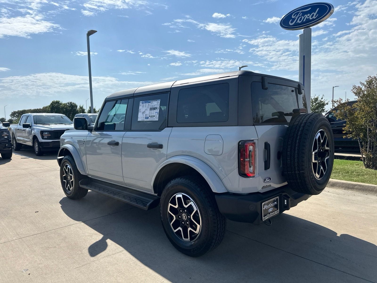 2026 Ford Bronco Outer Banks
