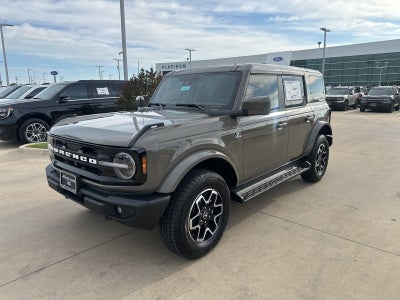 2026 Ford Bronco Outer Banks