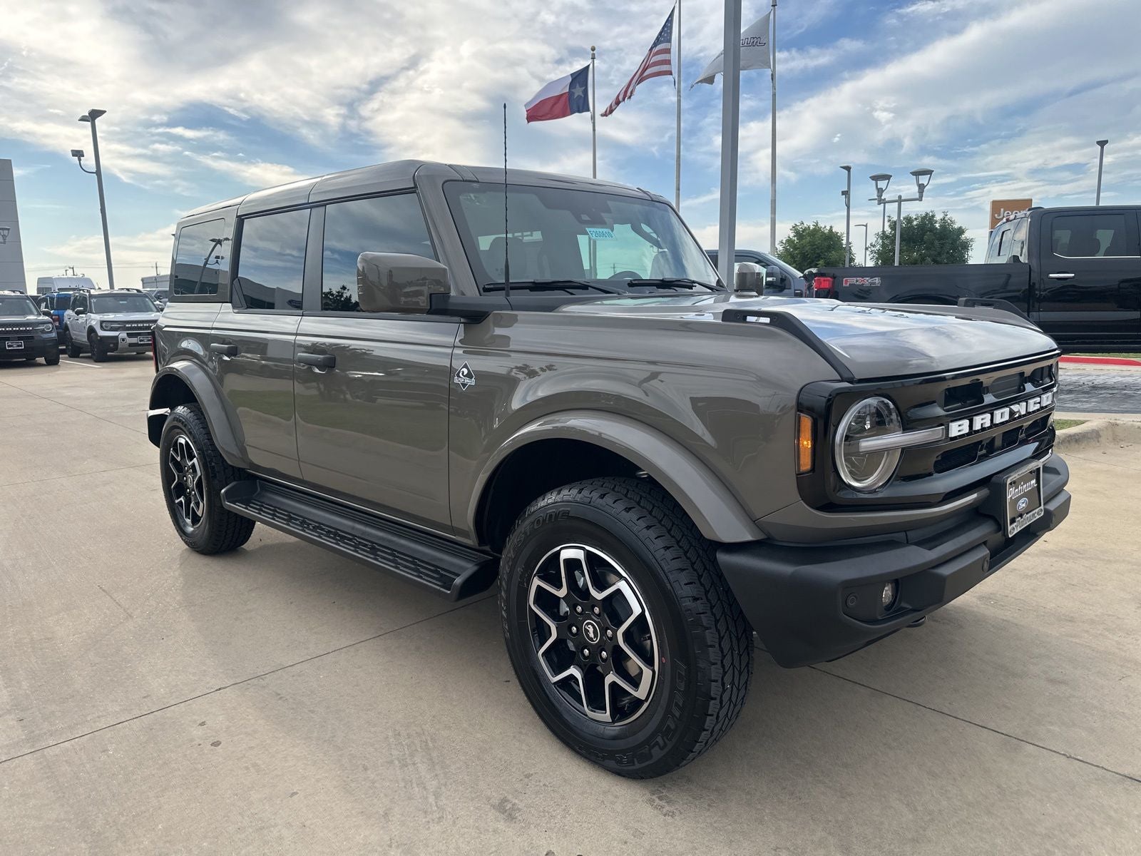 2026 Ford Bronco Outer Banks