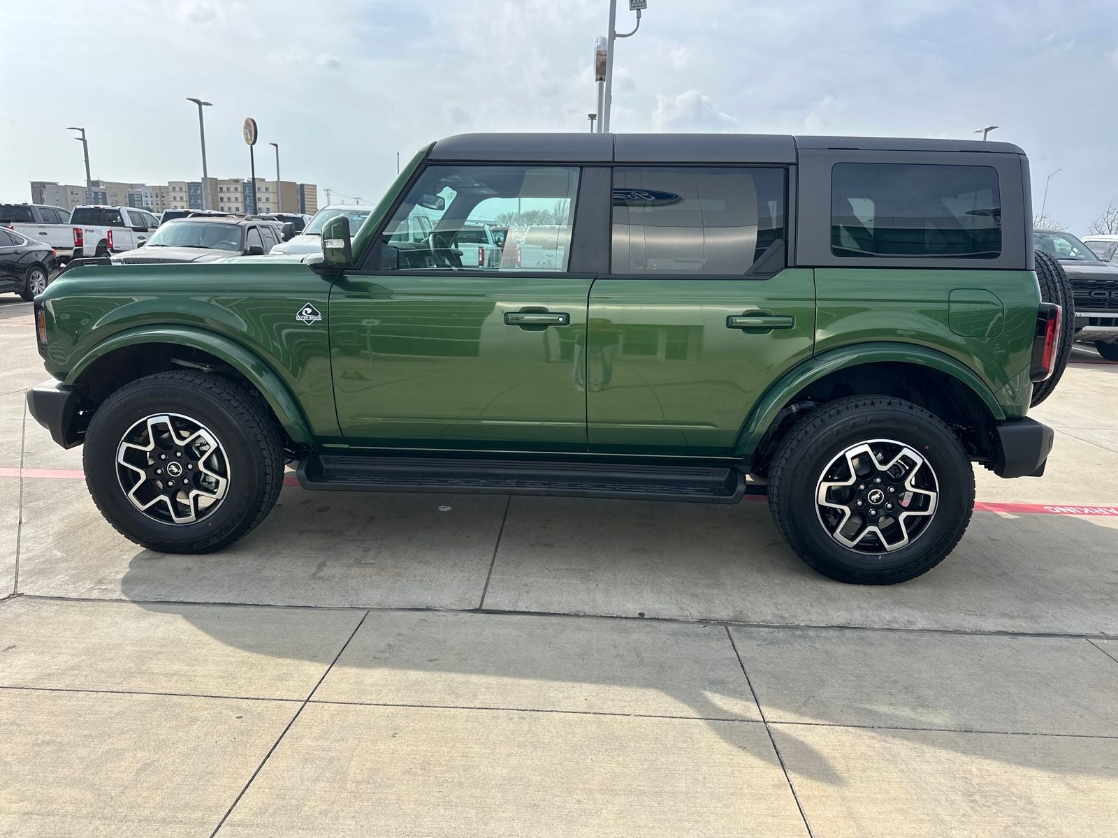 2025 Ford Bronco Outer Banks