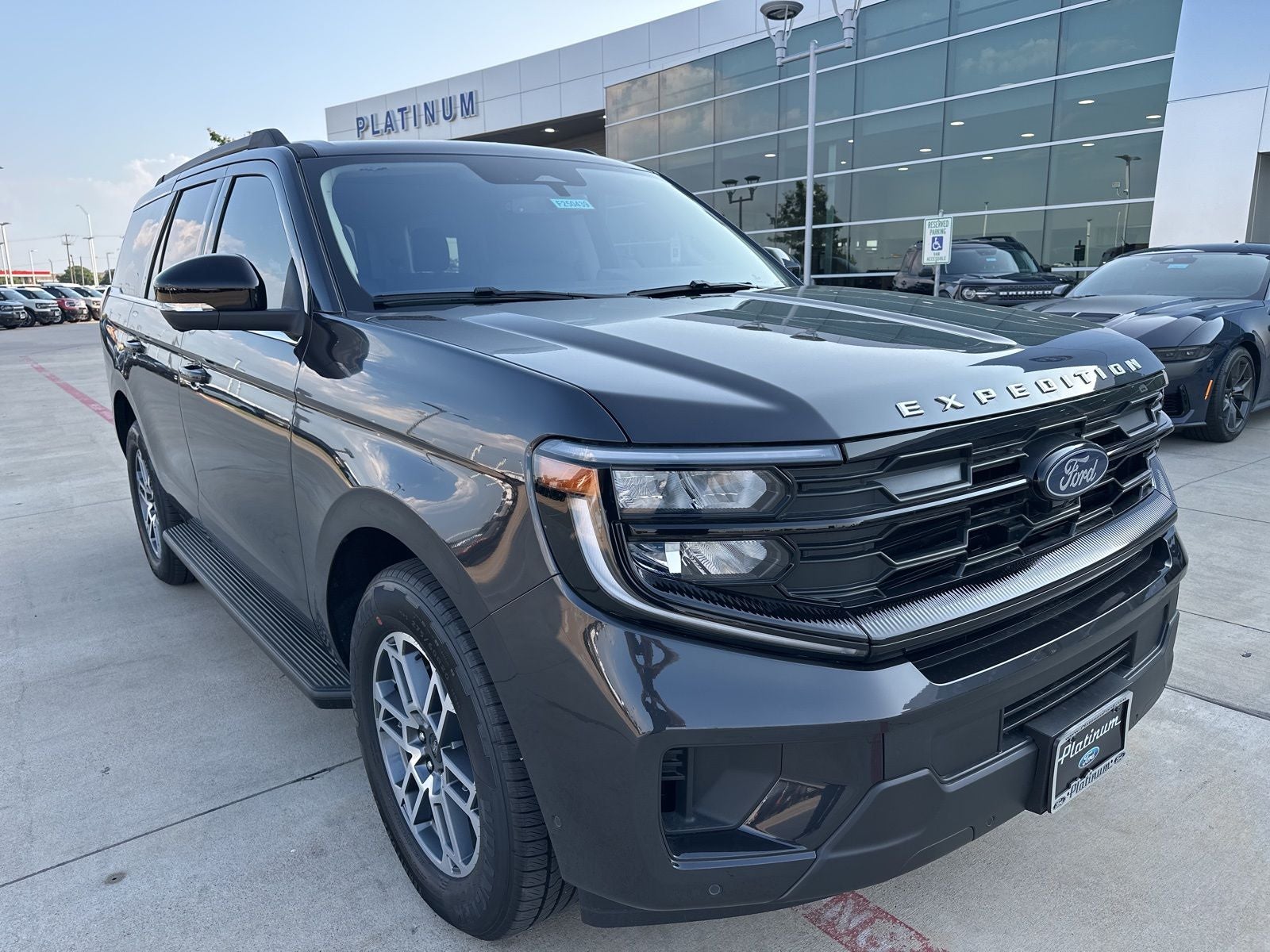 2025 Ford Expedition Active