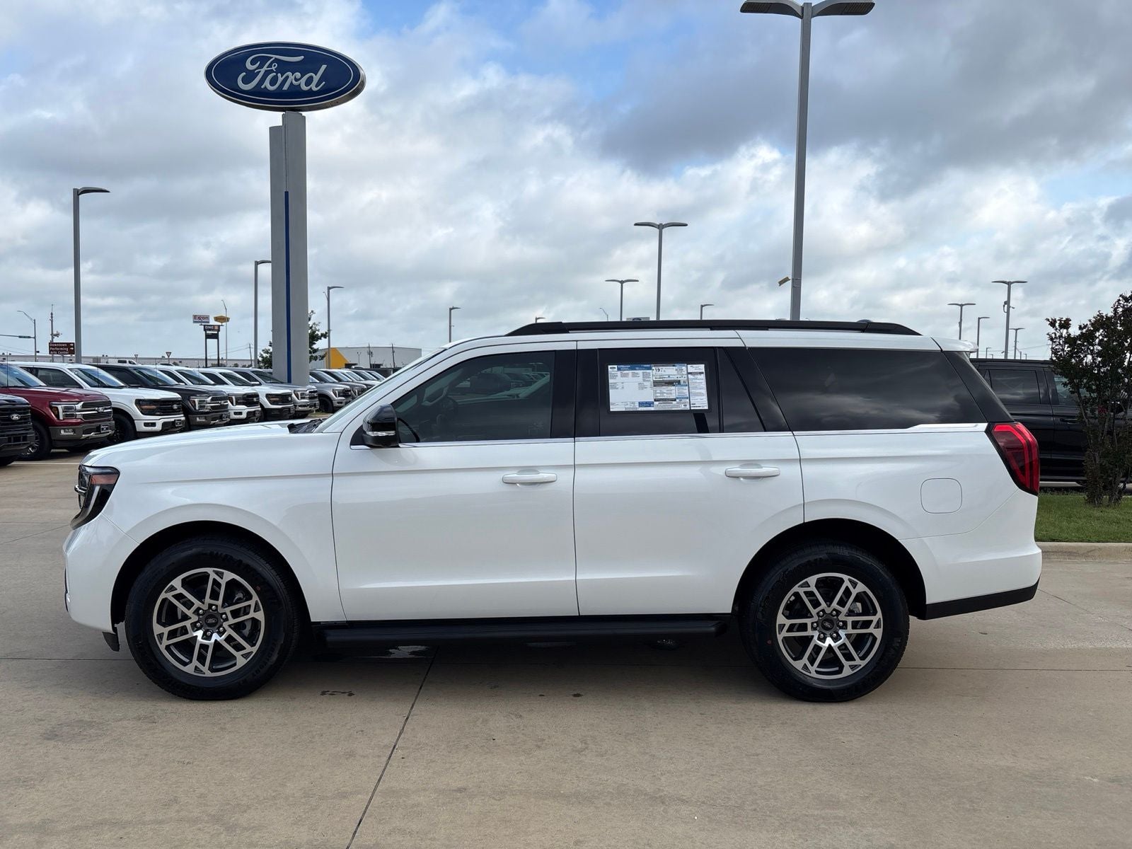2026 Ford Expedition Active