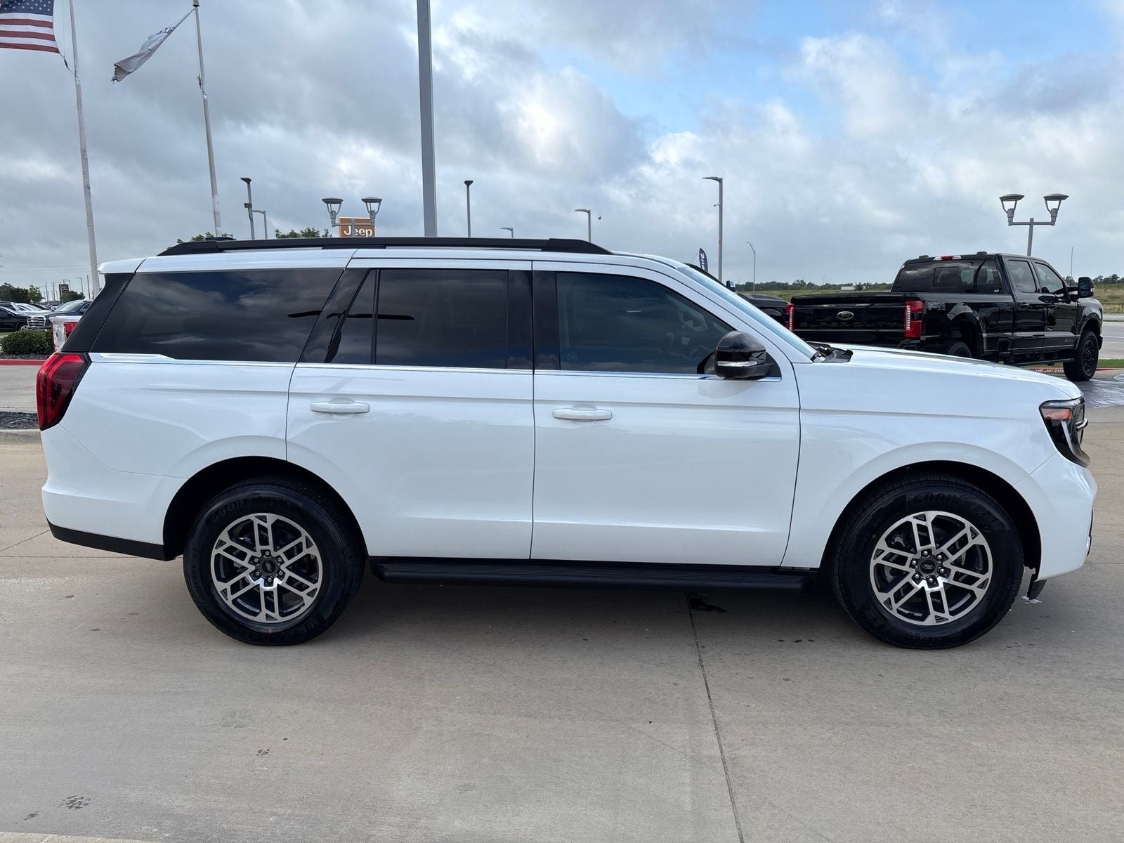 2026 Ford Expedition Active
