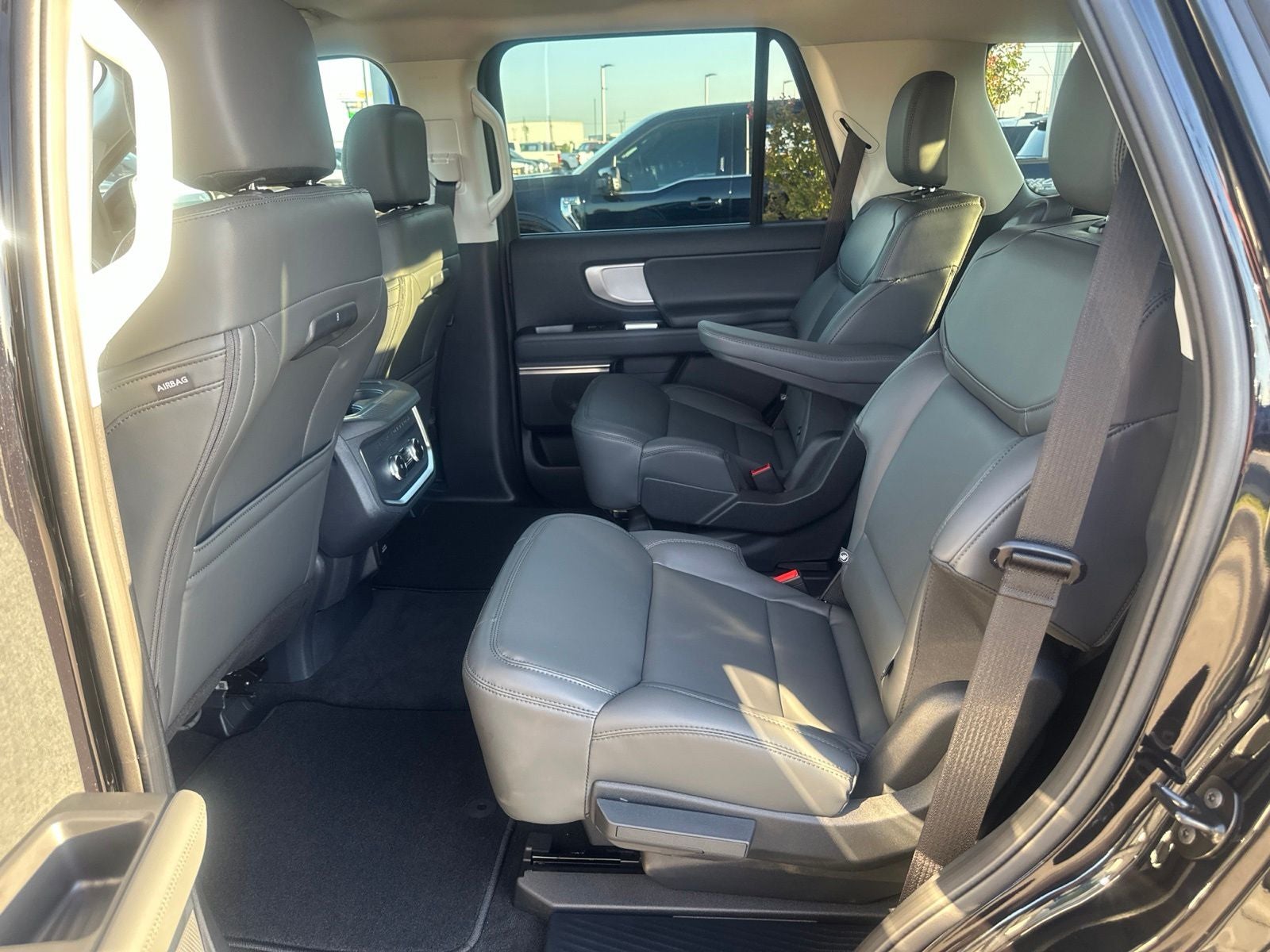 2027 Ford Expedition Active