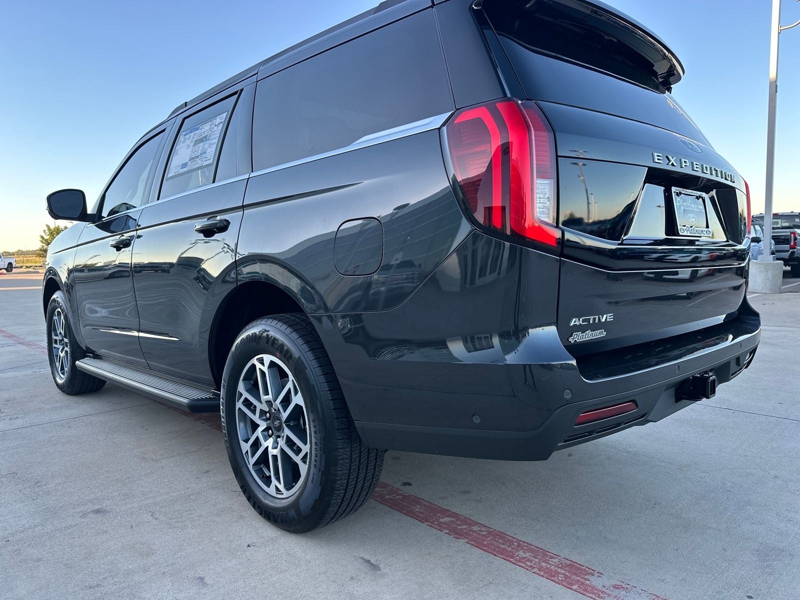 2025 Ford Expedition Active