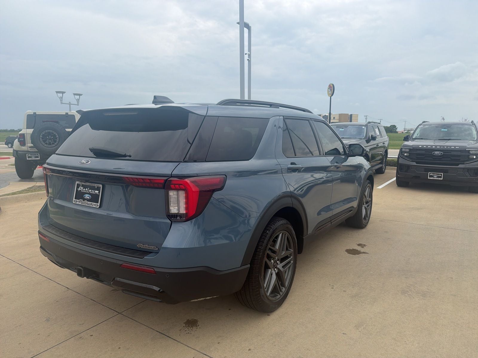 2026 Ford Explorer ST-Line