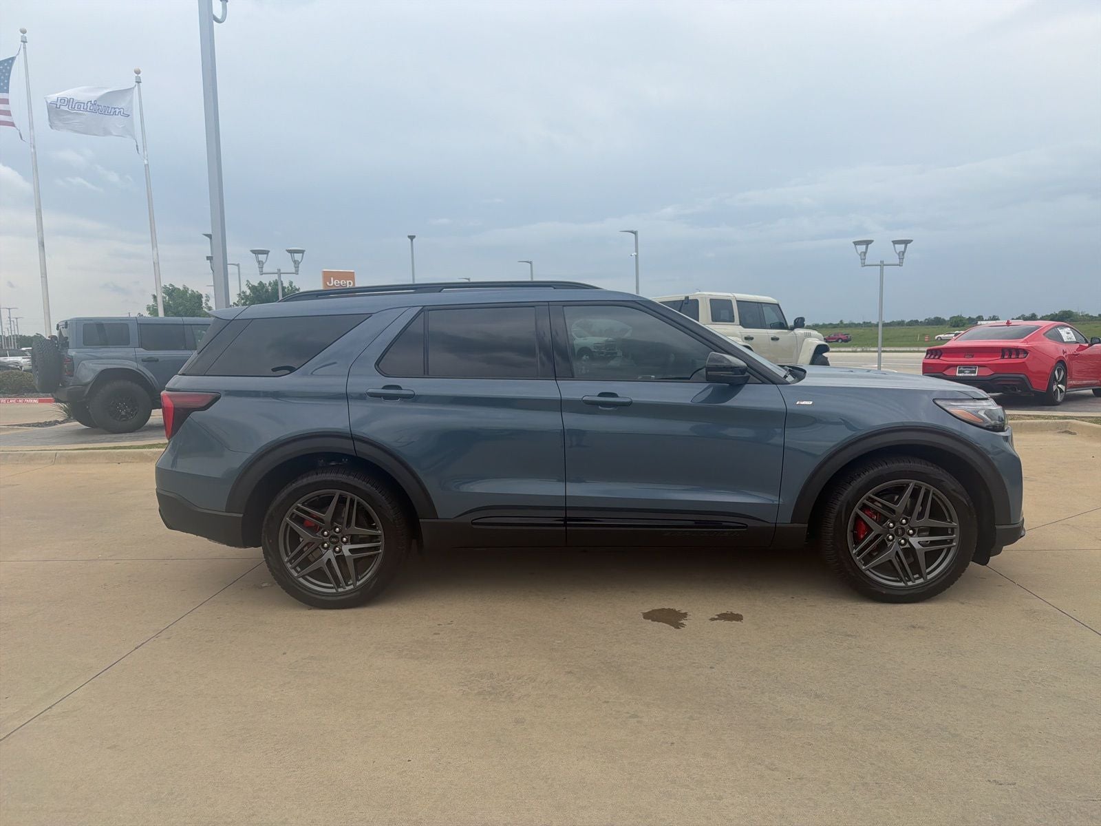 2026 Ford Explorer ST-Line