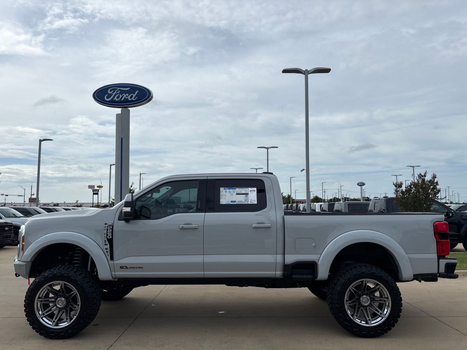 2026 Ford F-250SD Lariat