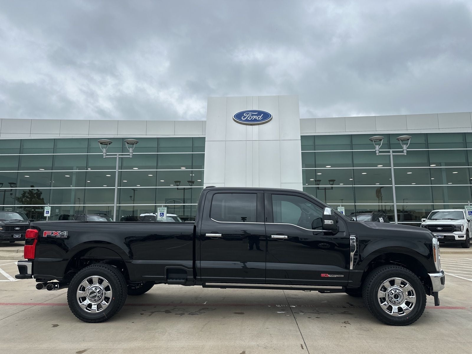 2025 Ford F-350SD Lariat