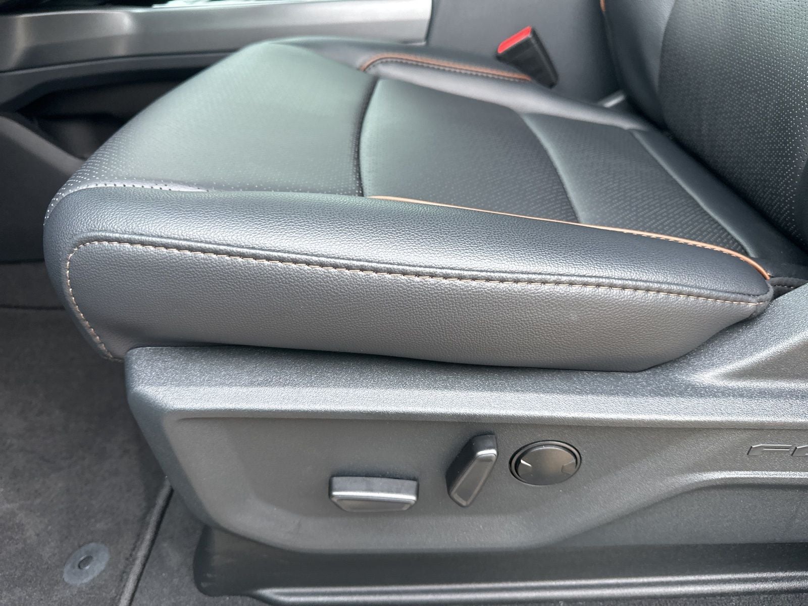 2025 Ford F-350SD Lariat