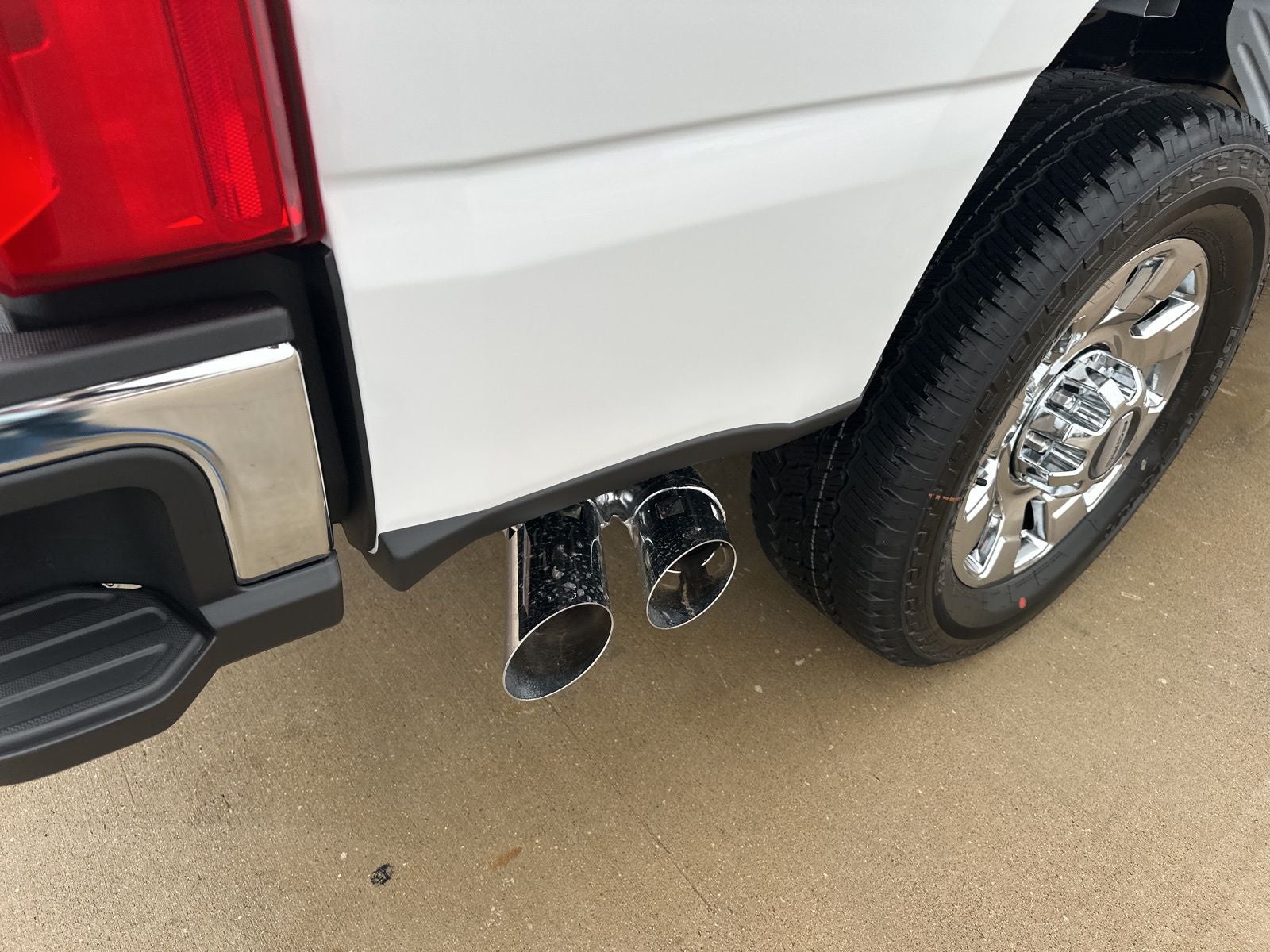 2025 Ford F-350SD Lariat