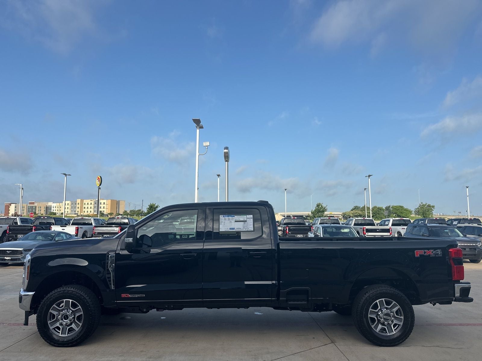 2025 Ford F-350SD Lariat