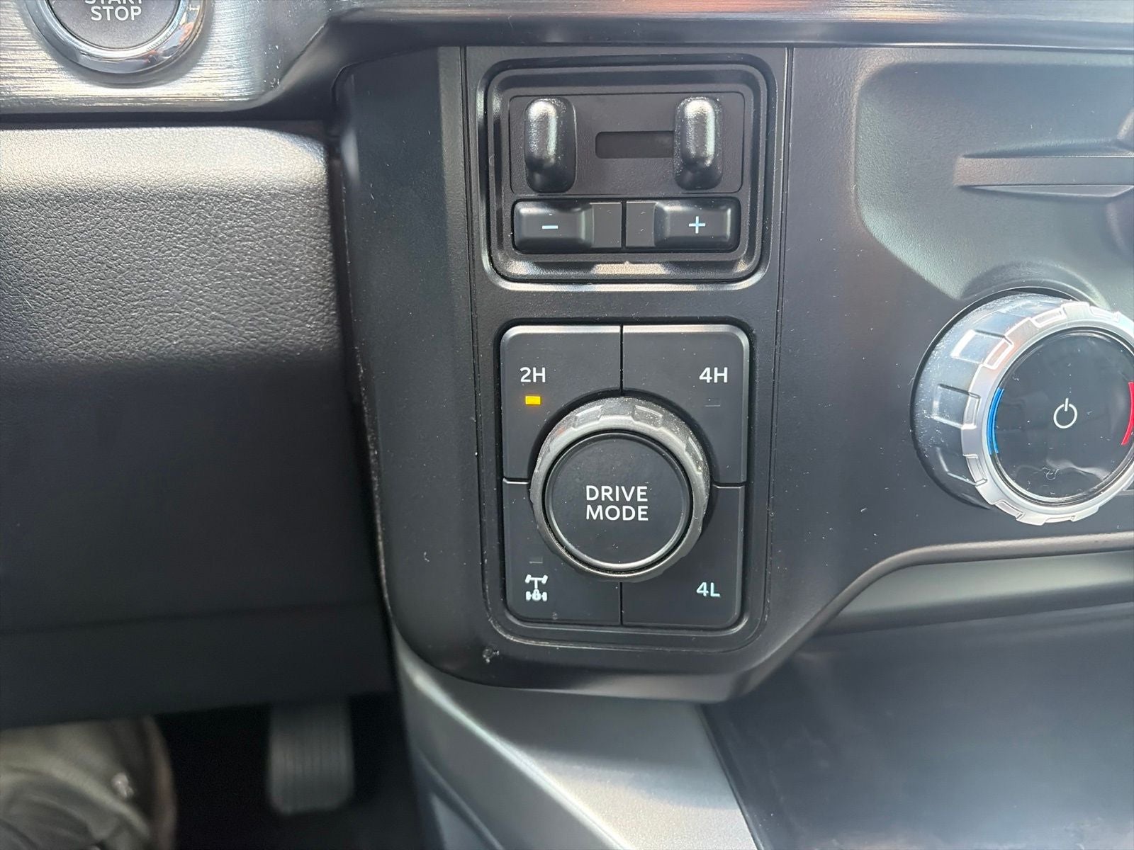 2023 Ford F-350SD Lariat