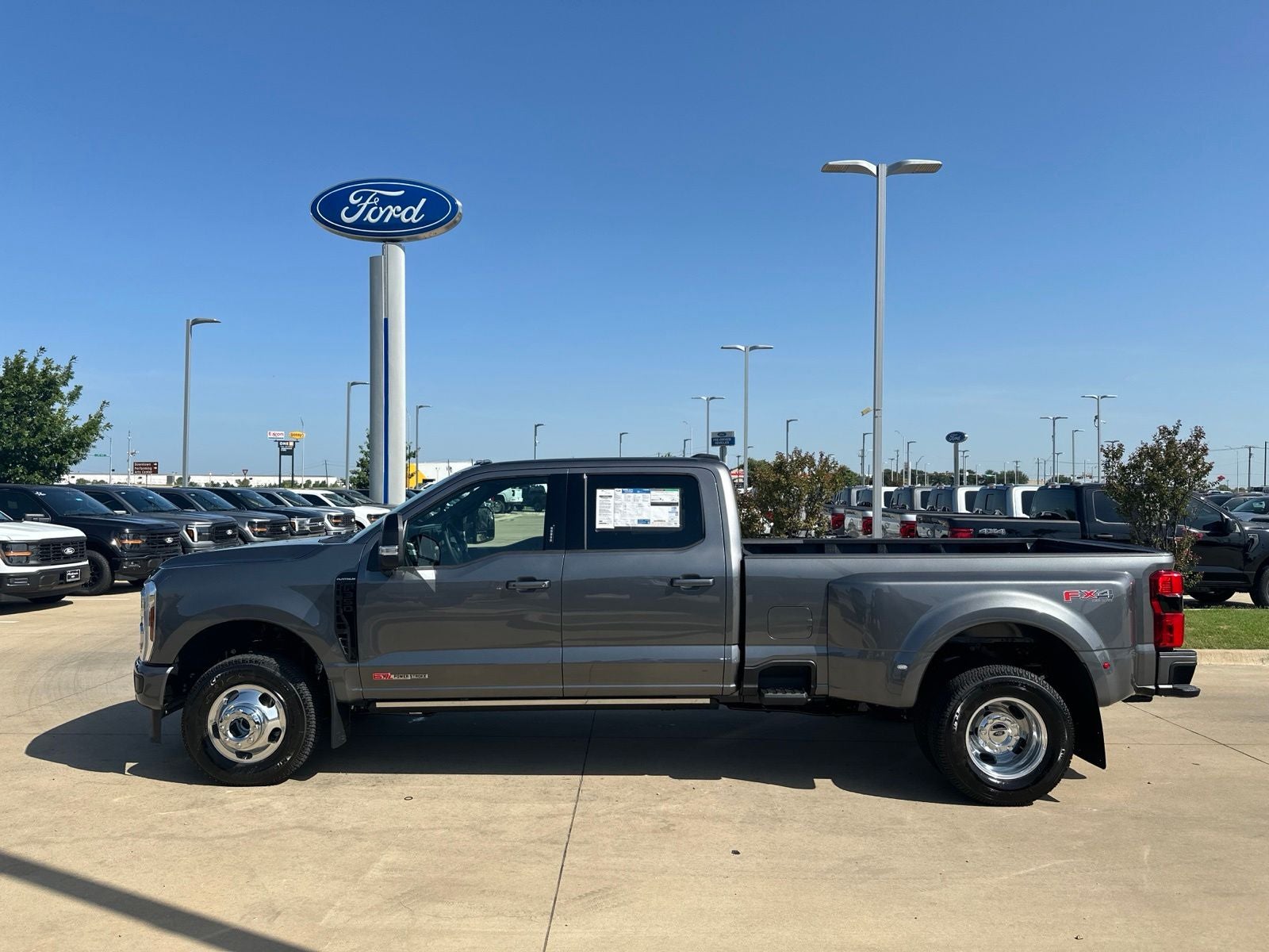 2026 Ford F-350SD Platinum DRW