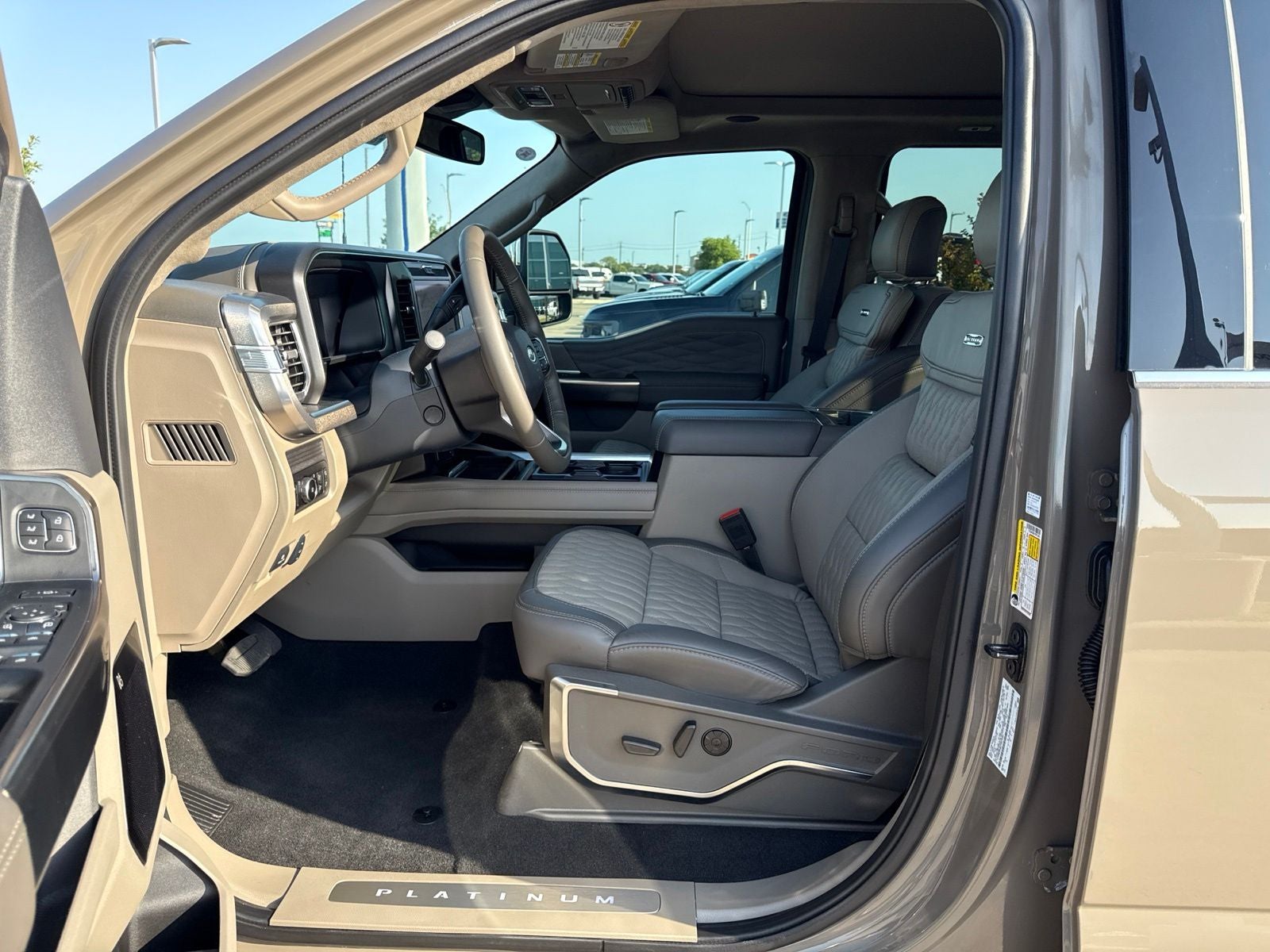 2026 Ford F-350SD Platinum DRW