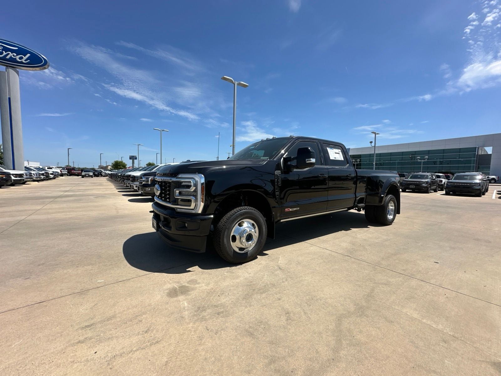 2026 Ford F-350SD Platinum DRW