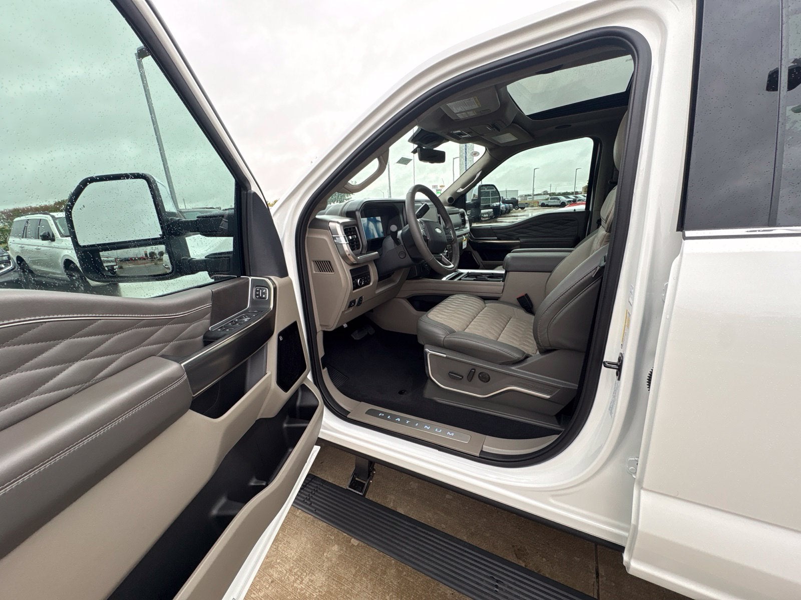 2027 Ford F-350SD Platinum DRW