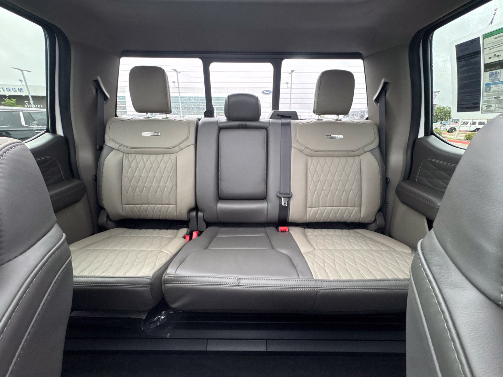 2027 Ford F-350SD Platinum DRW