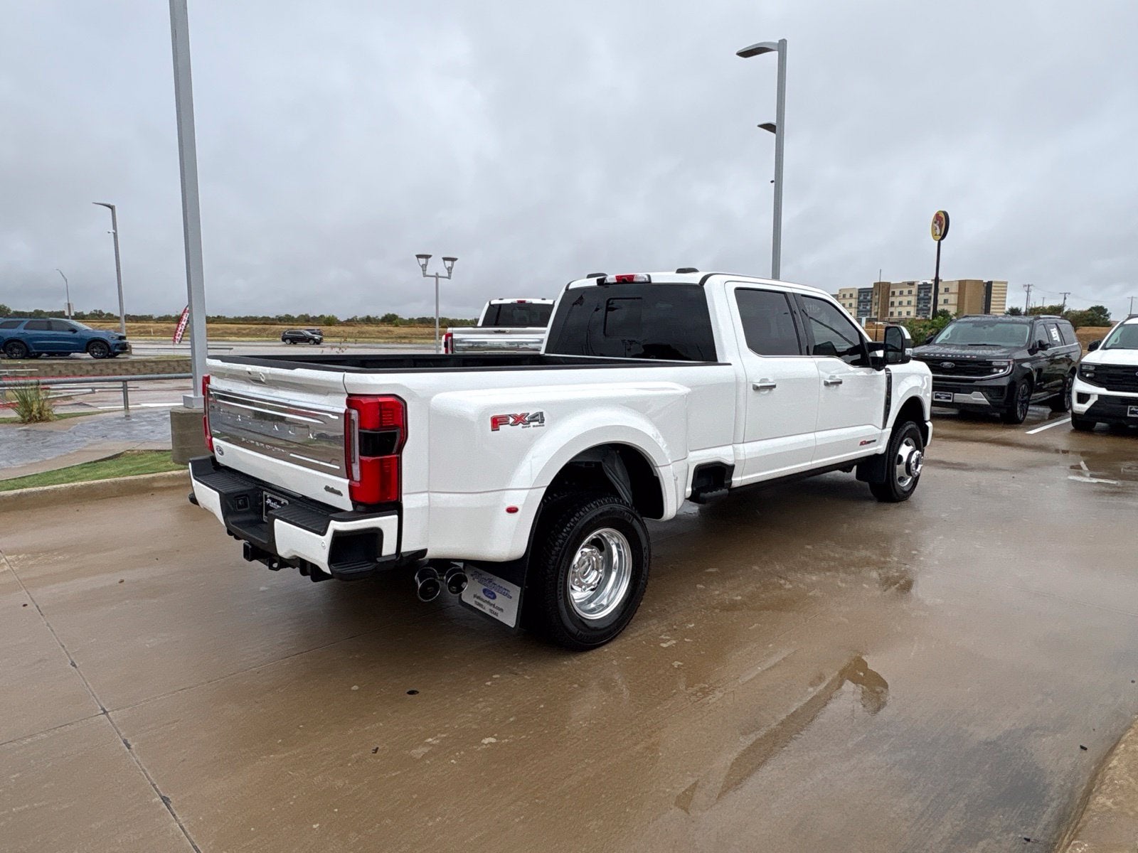 2027 Ford F-350SD Platinum DRW