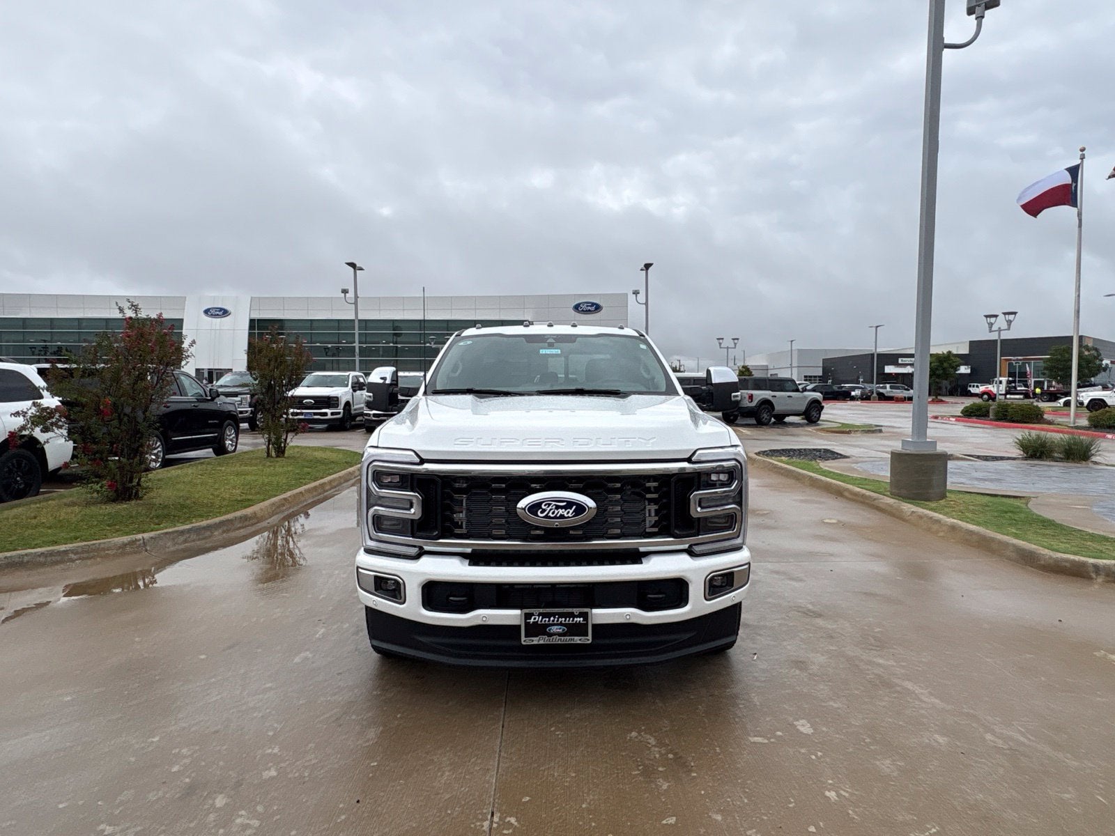 2027 Ford F-350SD Platinum DRW