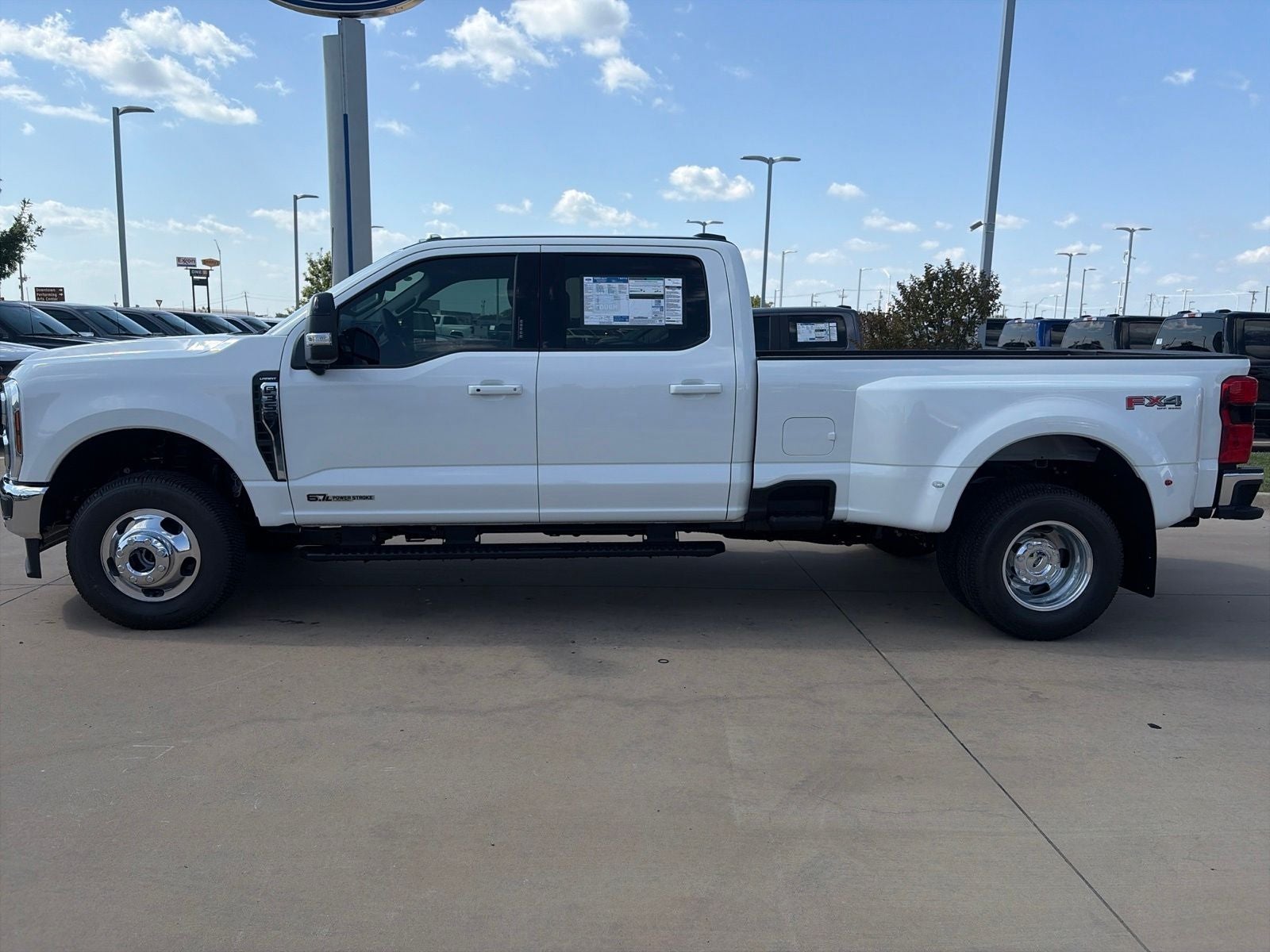2026 Ford F-350SD Lariat DRW