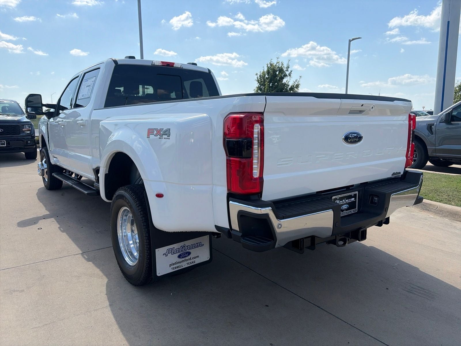 2026 Ford F-350SD Lariat DRW