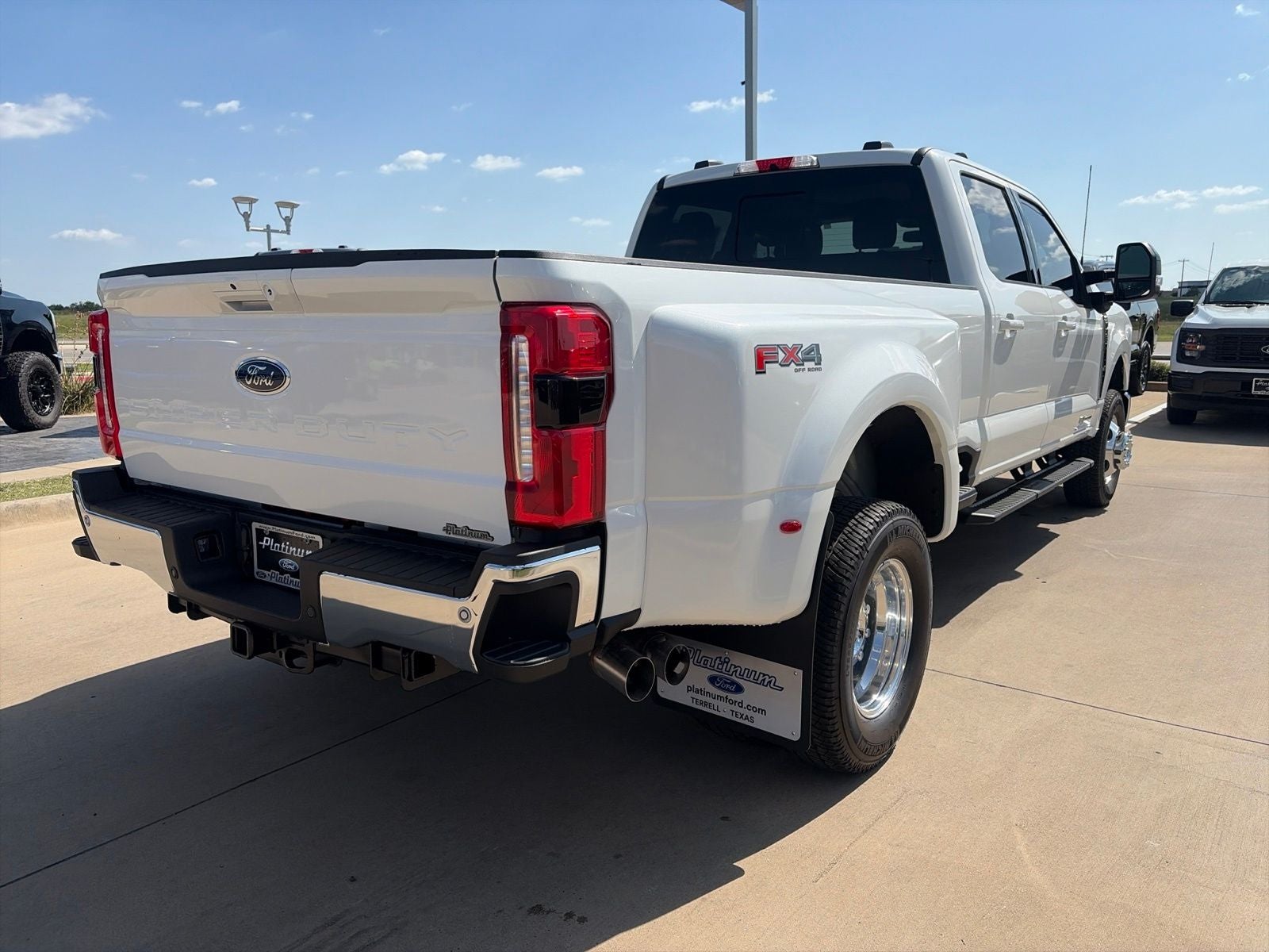2026 Ford F-350SD Lariat DRW