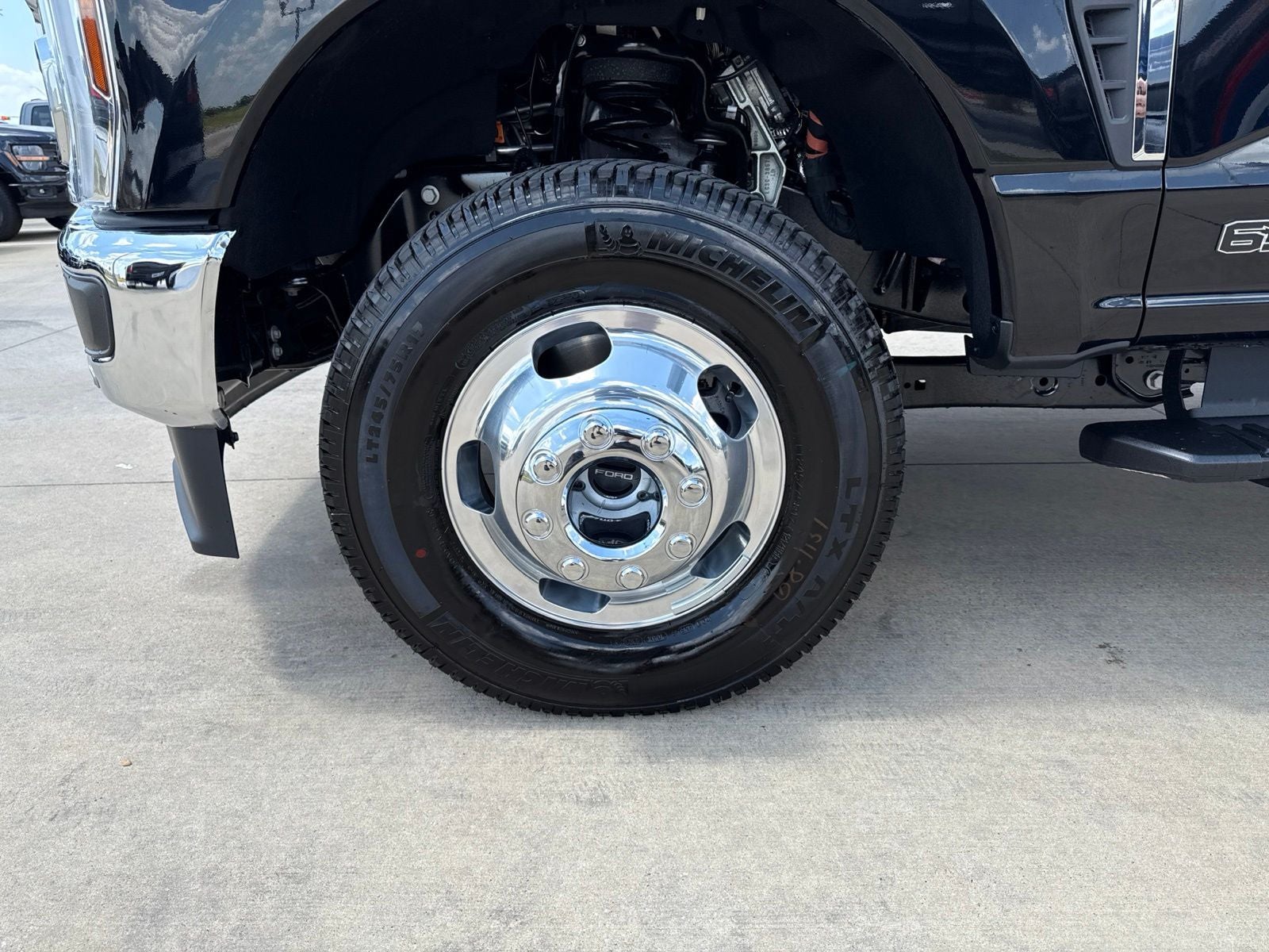 2026 Ford F-350SD Lariat DRW