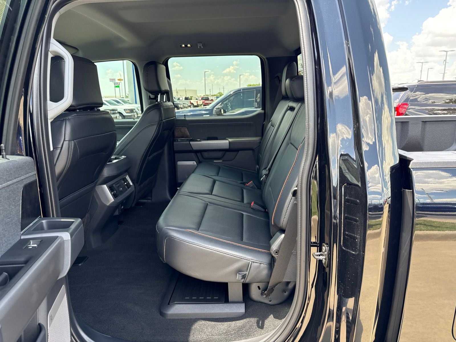 2026 Ford F-350SD Lariat DRW