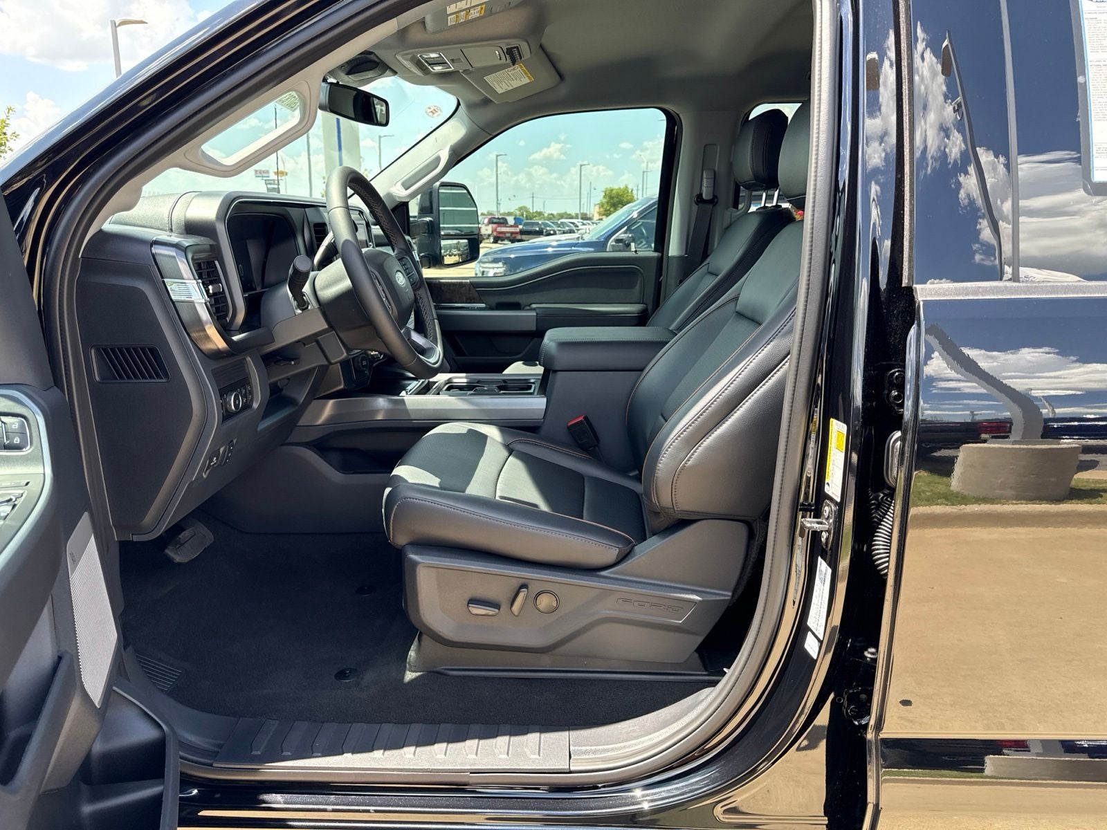 2026 Ford F-350SD Lariat DRW