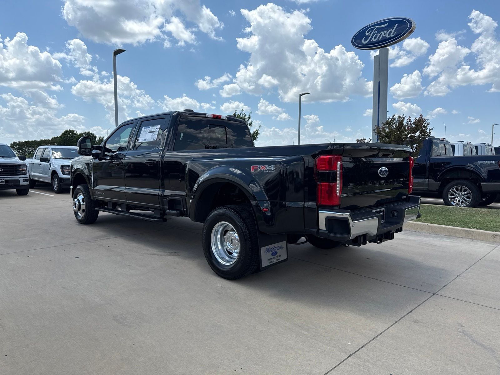 2026 Ford F-350SD Lariat DRW