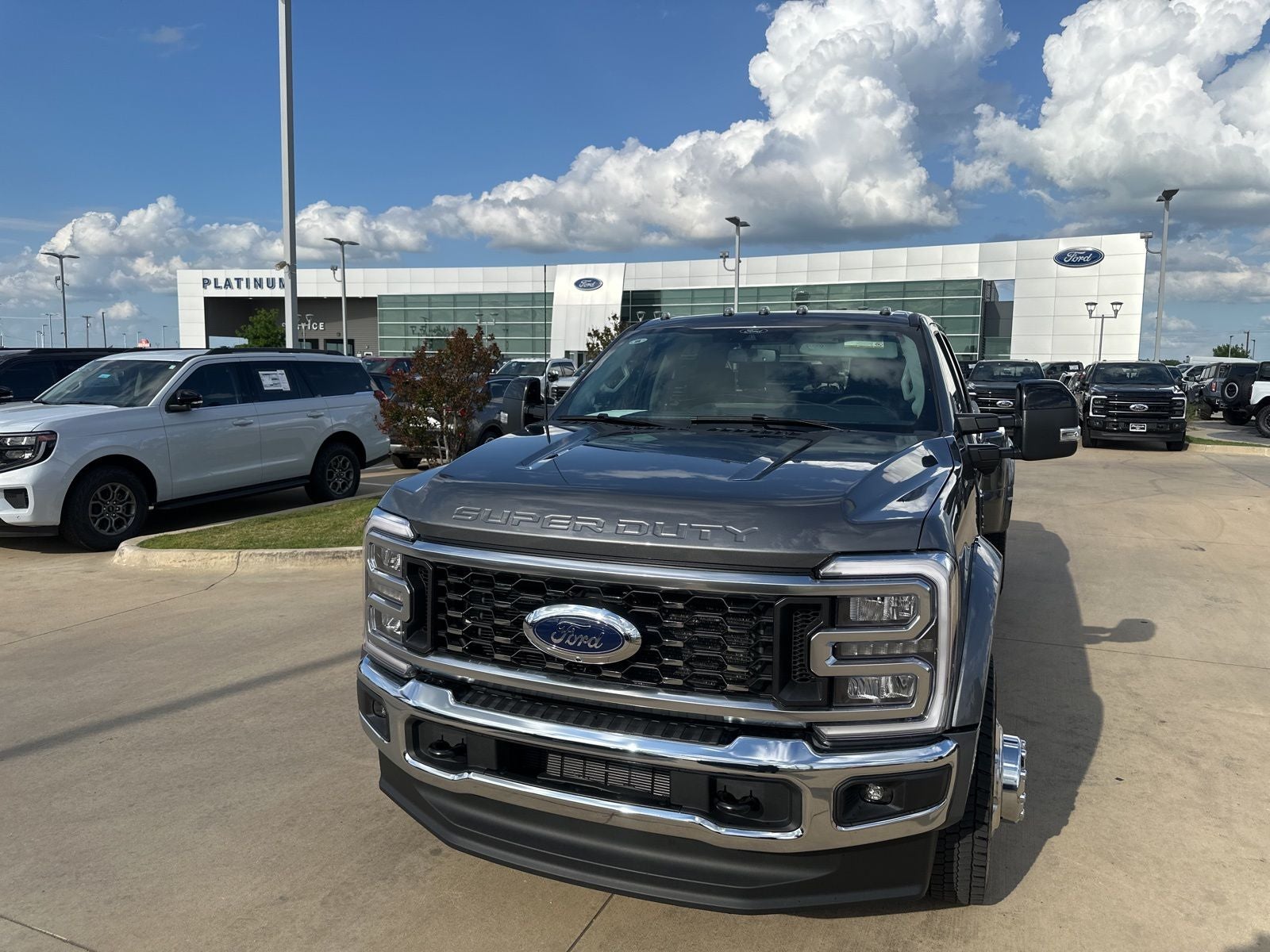 2026 Ford F-450SD Lariat DRW