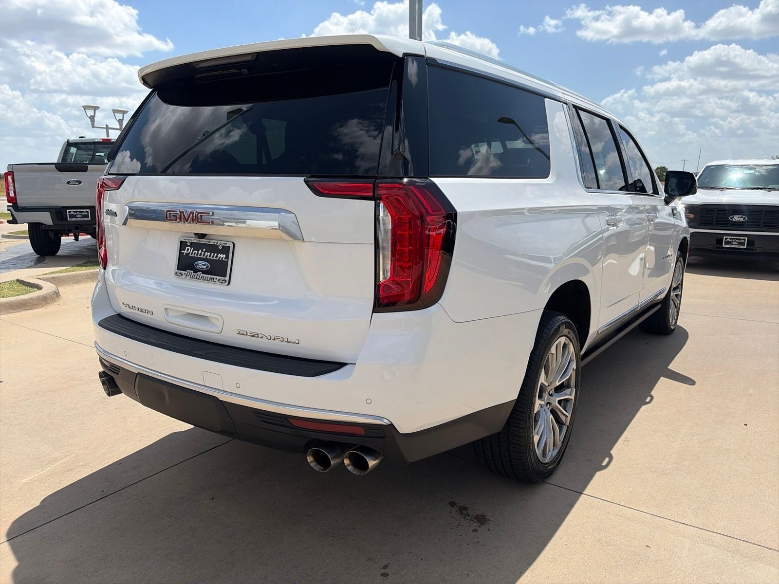 2023 GMC Yukon XL Denali