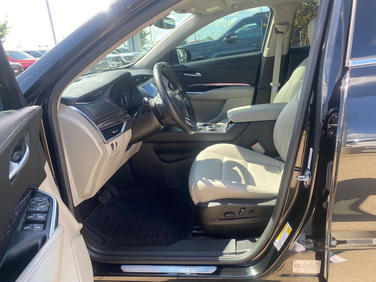 2023 Cadillac XT4 Luxury