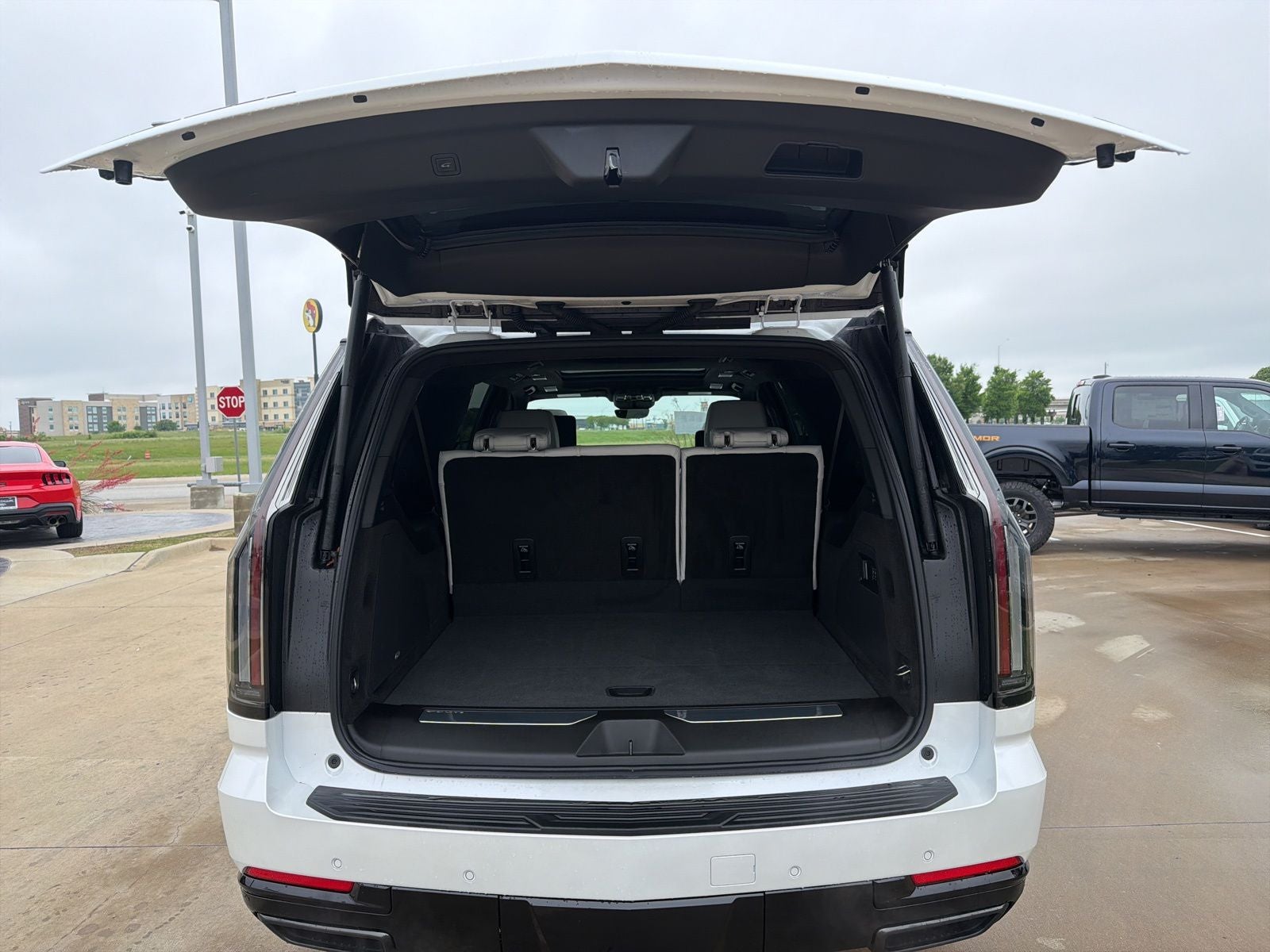 2025 Cadillac Escalade ESV Sport Platinum