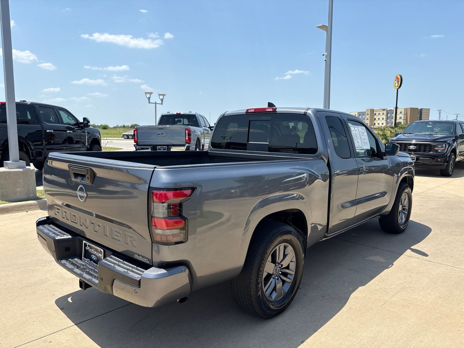 2025 Nissan Frontier SV