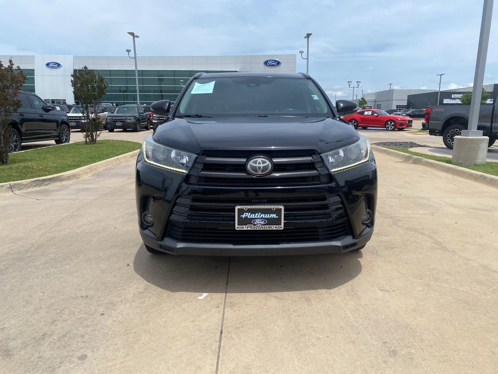 2019 Toyota Highlander SE