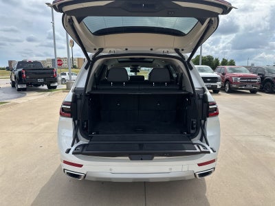 2025 BMW X7 xDrive40i
