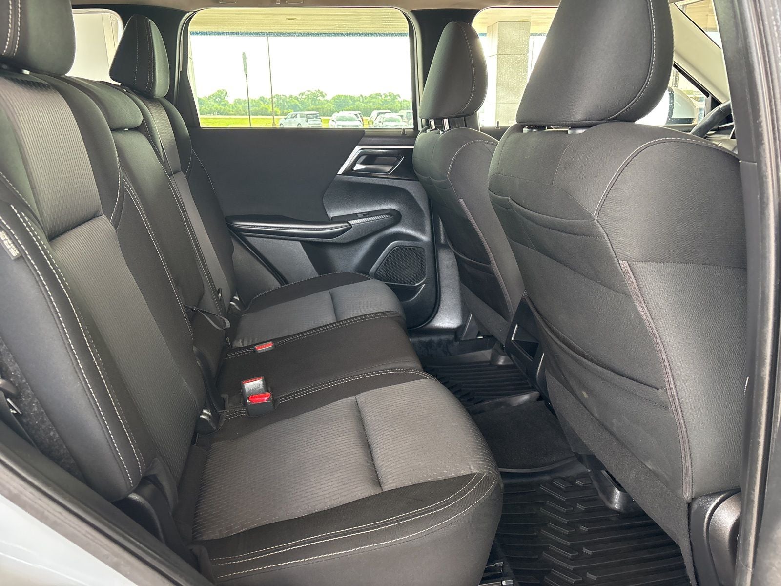 2022 Mitsubishi Outlander ES