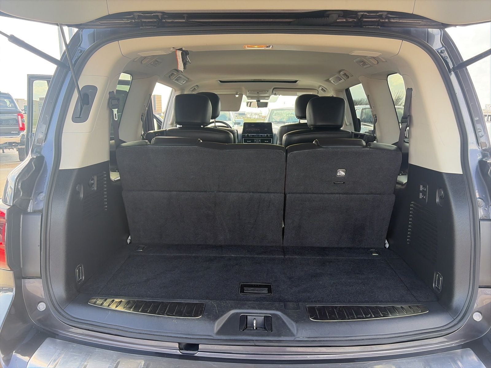 2024 INFINITI QX80 LUXE